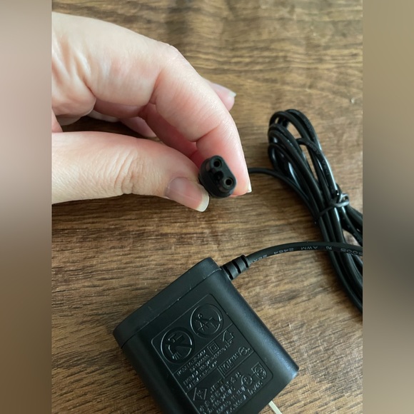 ac dc adapter Hq8505 Model 15001000 Input 15v -5.4w - Picture 4 of 5